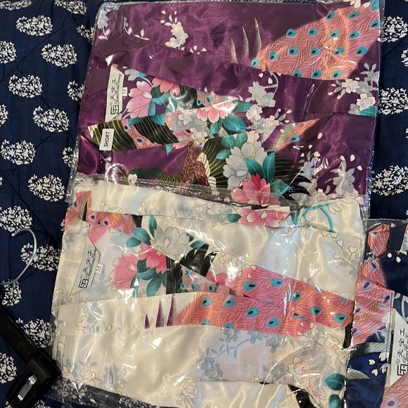 Beautiful floral robe - Picture 4 of 4